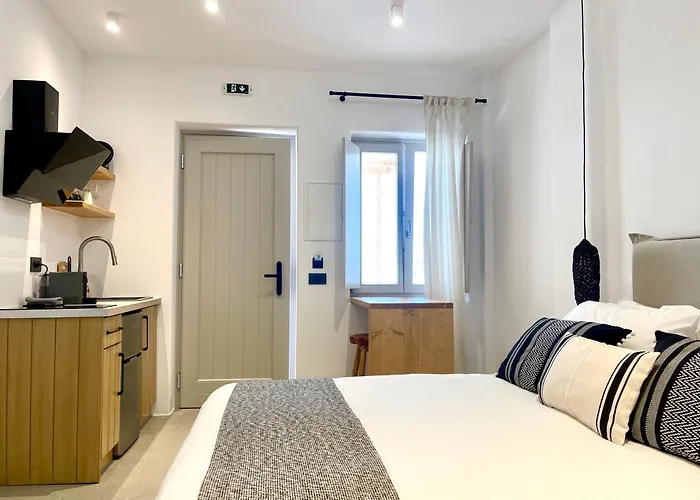 Mykonos Dot Lägenhetshotell 4*