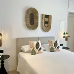 Mykonos Dot 4*