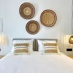 Mykonos Dot 4*