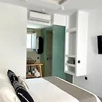 Ξενοδοχείο με διαμερίσματα Mykonos Dot Άνω Μερά