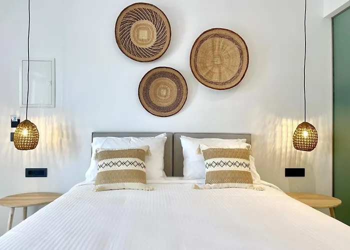 Mykonos Dot 4*