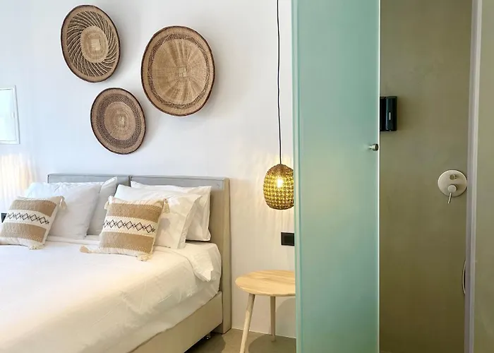 Mykonos Dot Ano Mera